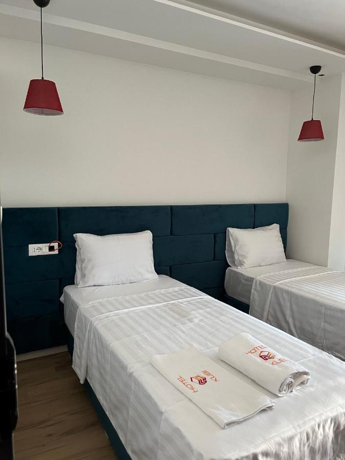 Kubi Hotel Struga Bagian luar foto