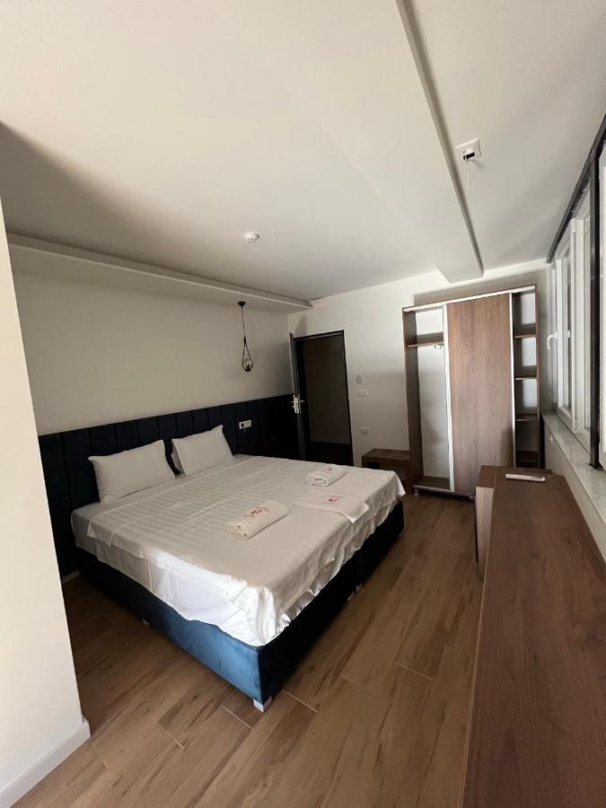 Kubi Hotel Struga Bagian luar foto