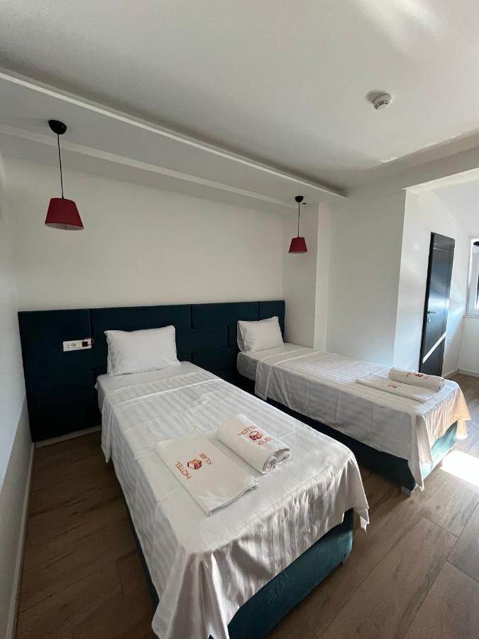Kubi Hotel Struga Bagian luar foto